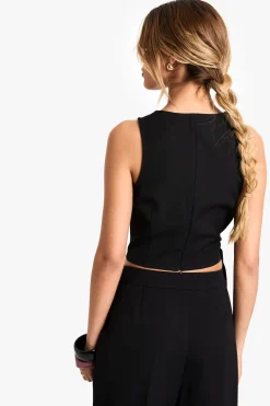 Top drapé à détails personnalisés