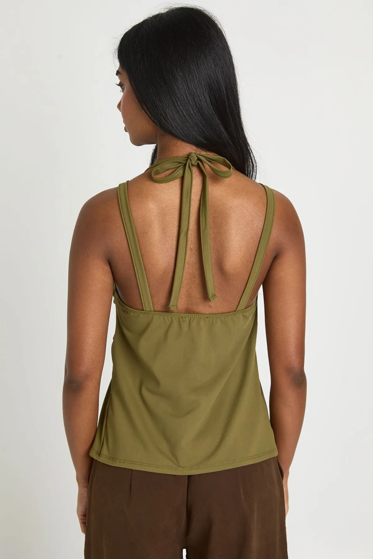 boohoo Top À Encolure Américaine Plissé Avec Décolleté En V<Femme Tops D’Automne|Looks De Rentrée