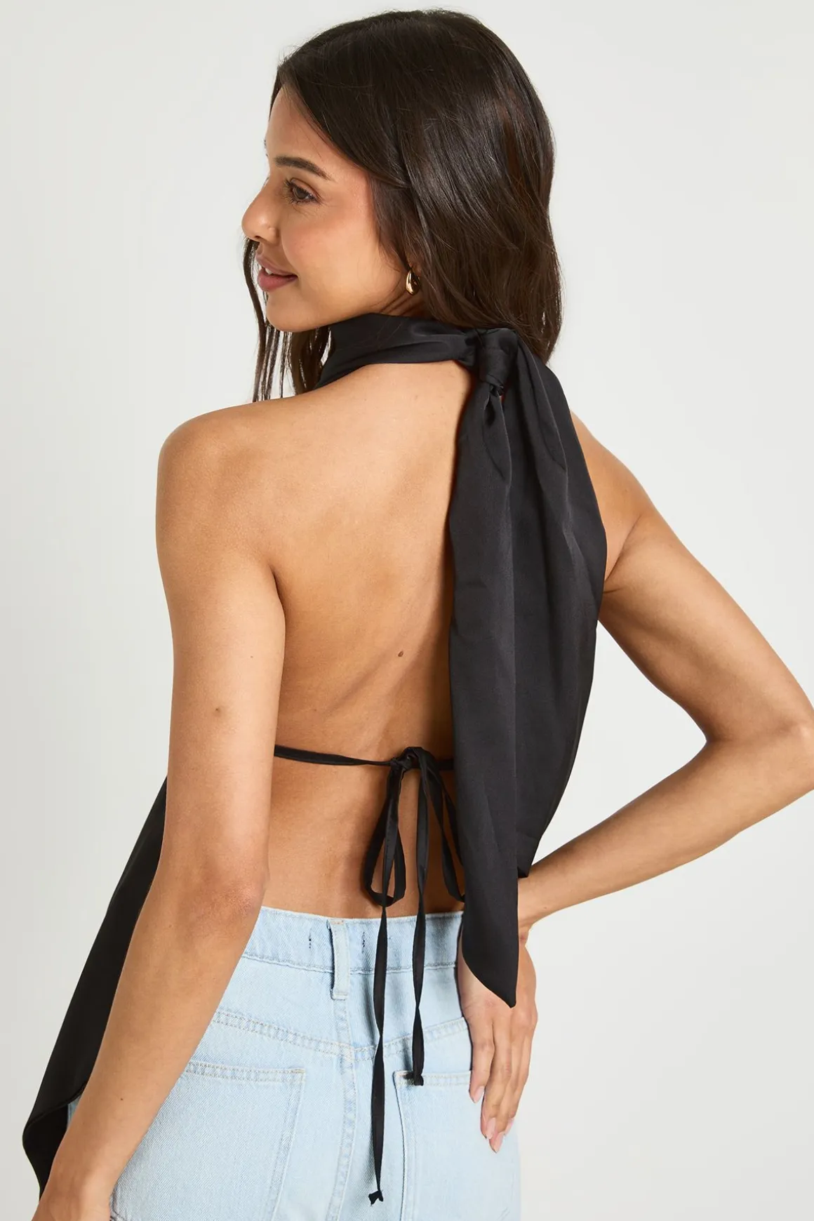 Top En Satin À Col Cheminée Et Dos Noué