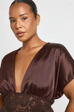 boohoo Top Grande Taille Buste Satin Taille Dentelle Décolleté V<Femme Satin Et Dentelle|Tops