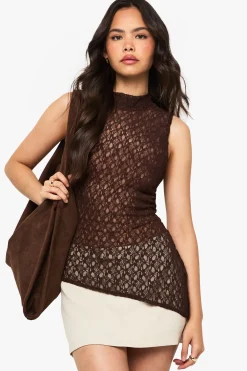 boohoo Top à l'encolure ornée de dentelle, à ourlet asymétrique<Femme Satin Et Dentelle|Tops