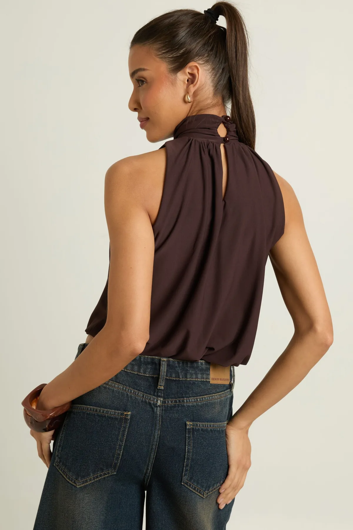 boohoo Top Sans Manches À Col Montant Et Ourlet Bouffant<Femme Looks Chocolat|Tops