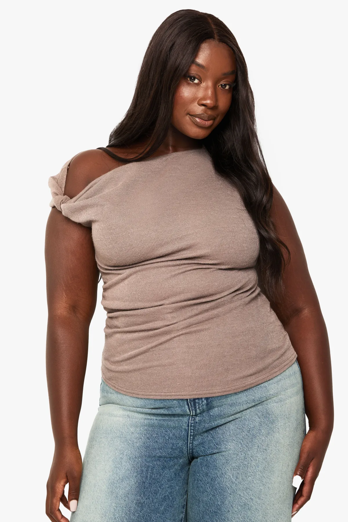 boohoo TOP TAILLE PLUS ASYMETRIQUE AVEC DÉTAIL D'ÉPAULE NOEUDÉ<Femme Tops