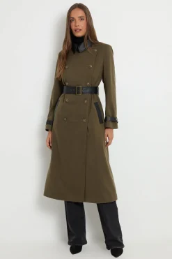 Trench Ceinturé À Double Boutonnage Avec Garnitures SYNTHÉTIQUE Et Boutons Militaires