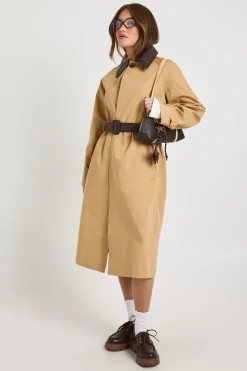 boohoo Trench-coat ceinturé avec col contrasté en synthétique<Femme Manteaux Et Vestes D’Automne|Vestes & Manteaux