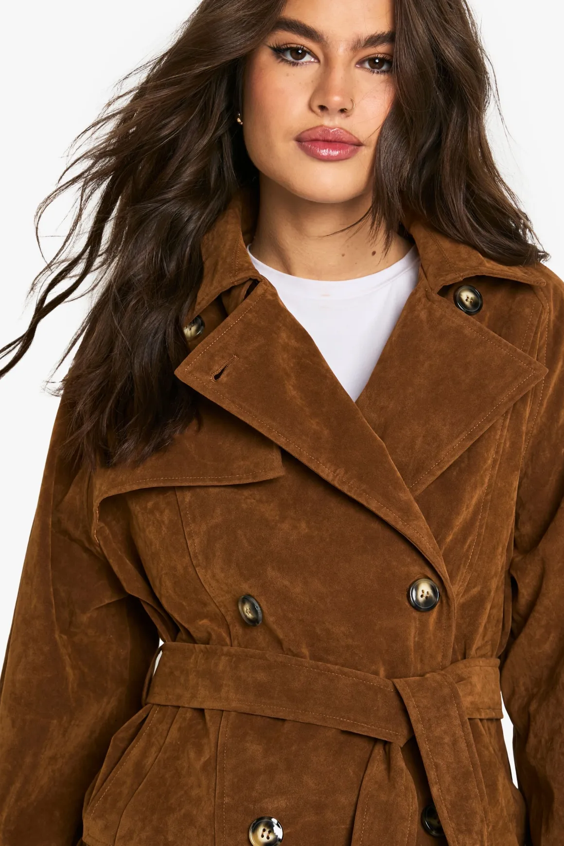 Trench-coat court ceinturé effet suédé