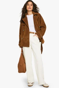 Trench-coat court ceinturé effet suédé