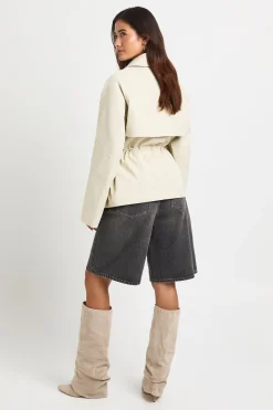 boohoo Trench Court Cintré À La Taille<Femme Vestes & Manteaux|Trenchs