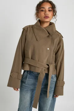 Trench crop asymétrique à ceinture