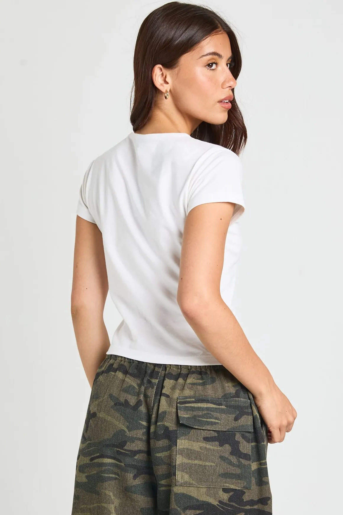 T-shirt Ajusté À Encolure En V Haute