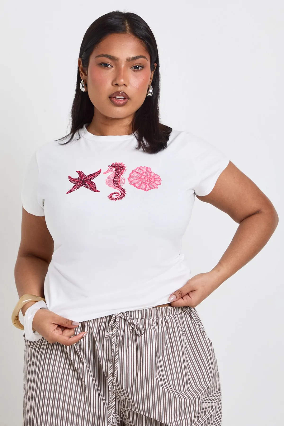 boohoo T-shirt Ajusté Grande Taille Imprimé Coquillages<Femme Tops