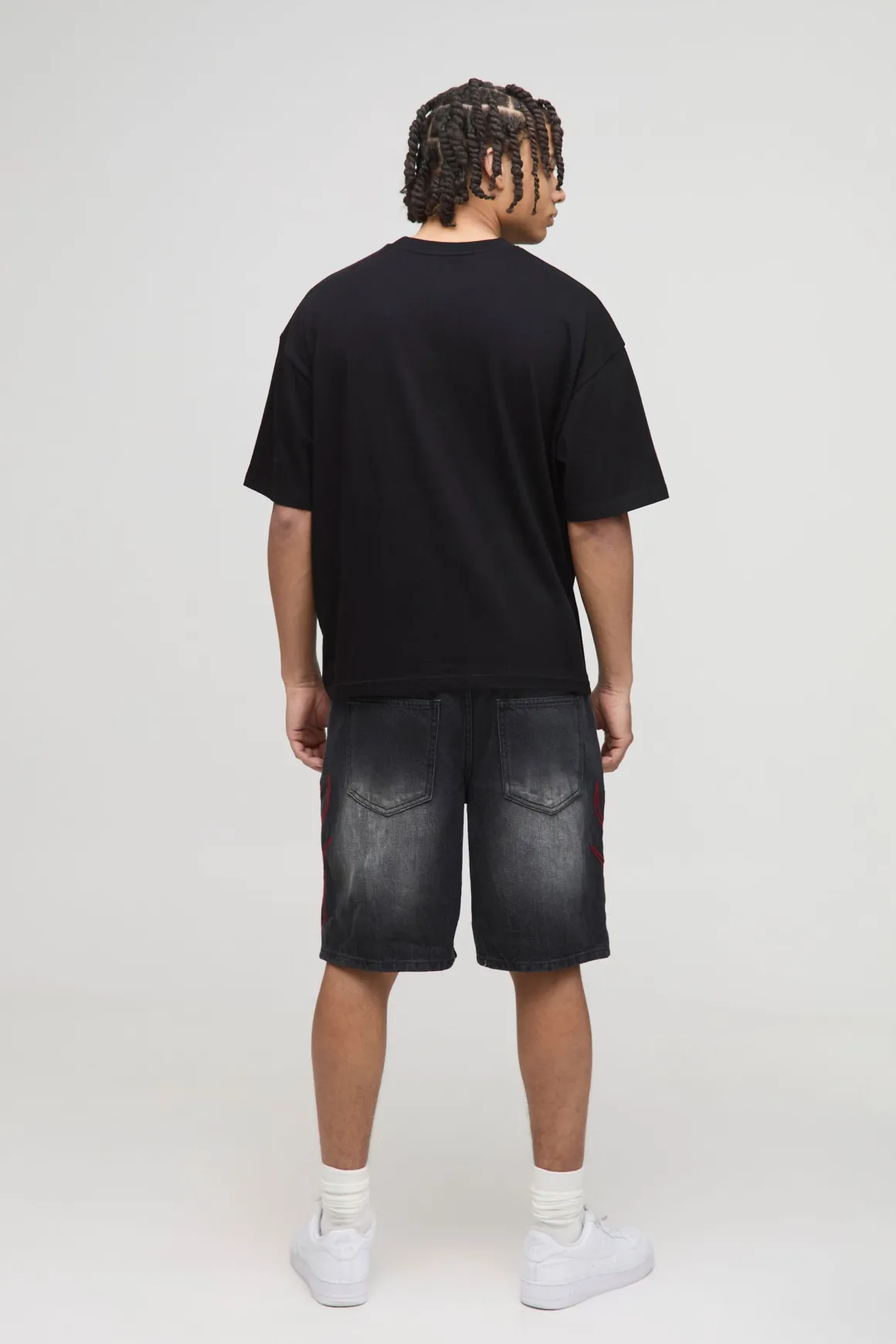 T-shirt ample et carré à croix brodée