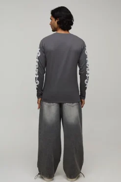 T-shirt Anthracite À Manches Longues Coupe Regular Avec Imprimé Gothique Sur Les Manches