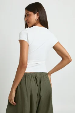 boohoo T-shirt Baby Tee En Maille Mate À Encolure En V<Femme Tops