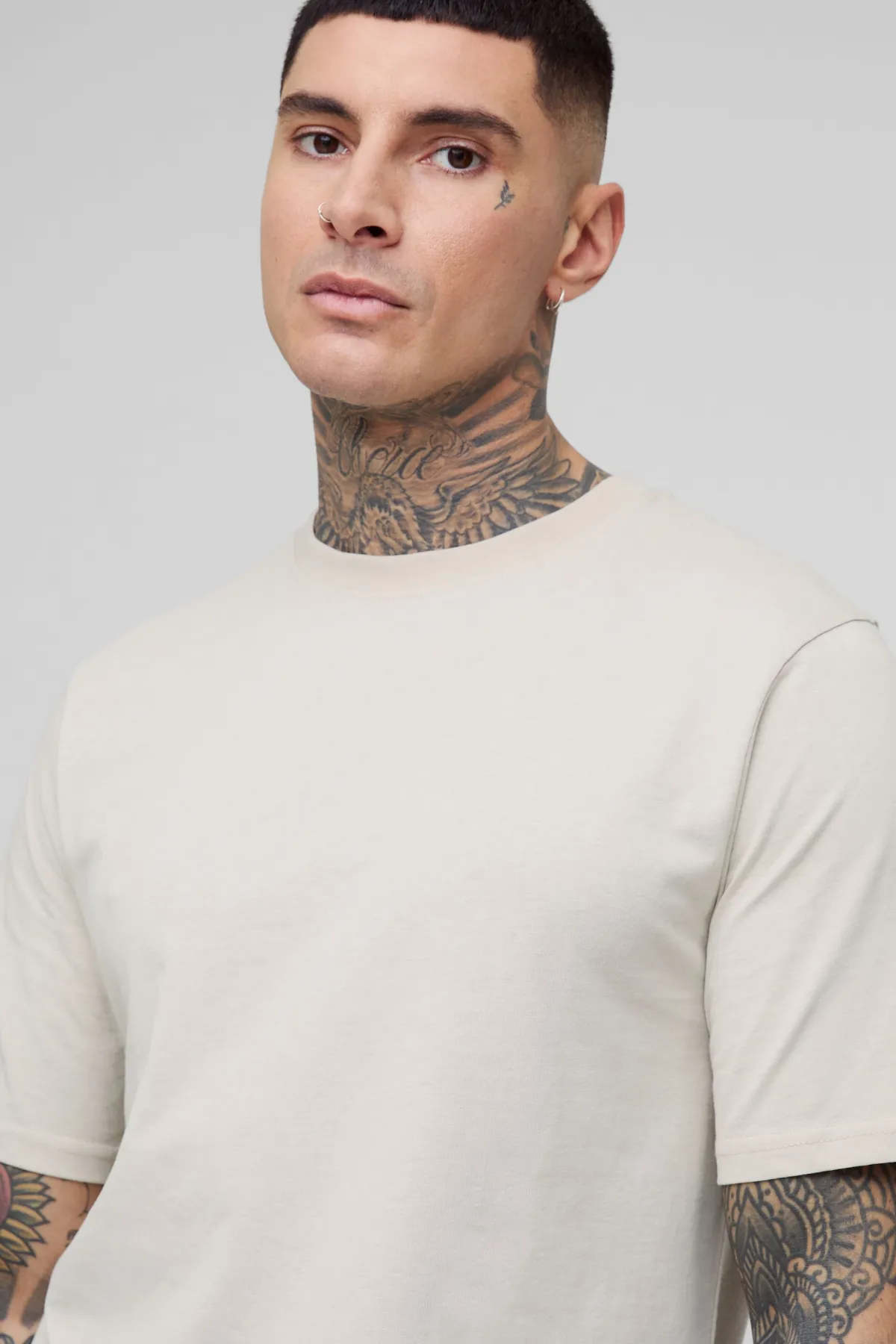 boohooMAN T-shirt basique à col rond pour hommes de grande taille, coupe régulière<Homme Tout Afficher|Tout Afficher