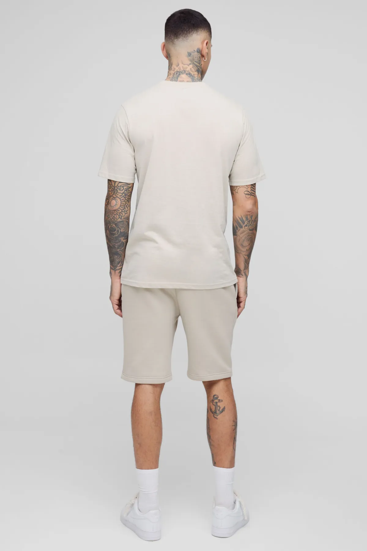 boohooMAN T-shirt basique à col rond pour hommes de grande taille, coupe régulière<Homme Tout Afficher|Tout Afficher