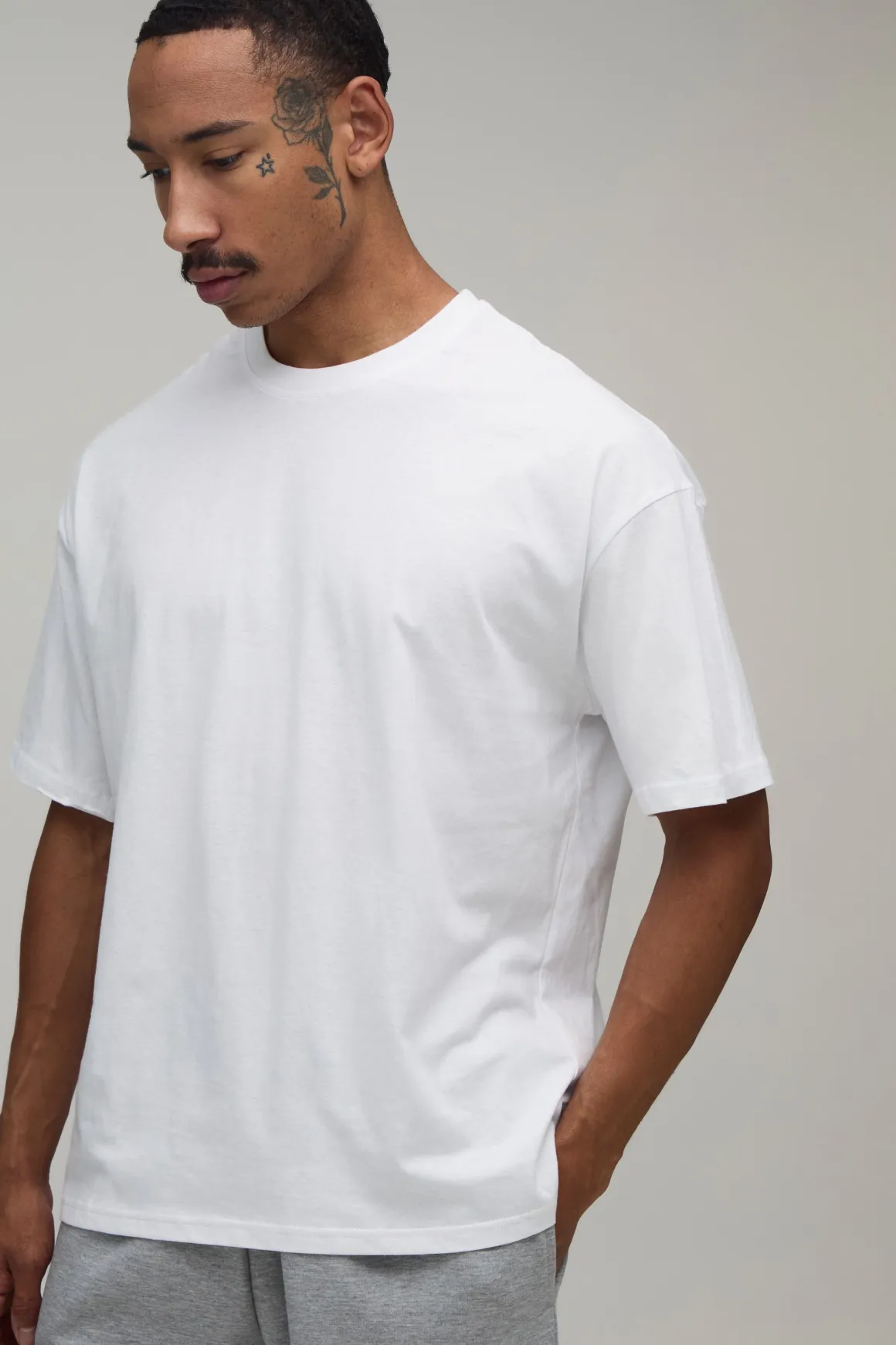 T-shirt basique à col rond surdimensionné