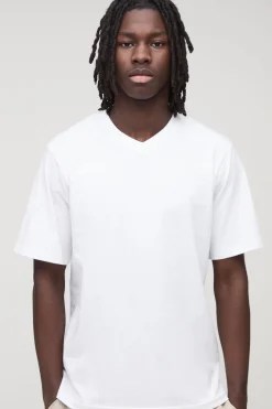 T-shirt basique à encolure en V, coupe régulière