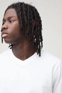 T-shirt basique à encolure en V, coupe régulière