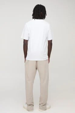 T-shirt basique à encolure en V, coupe régulière