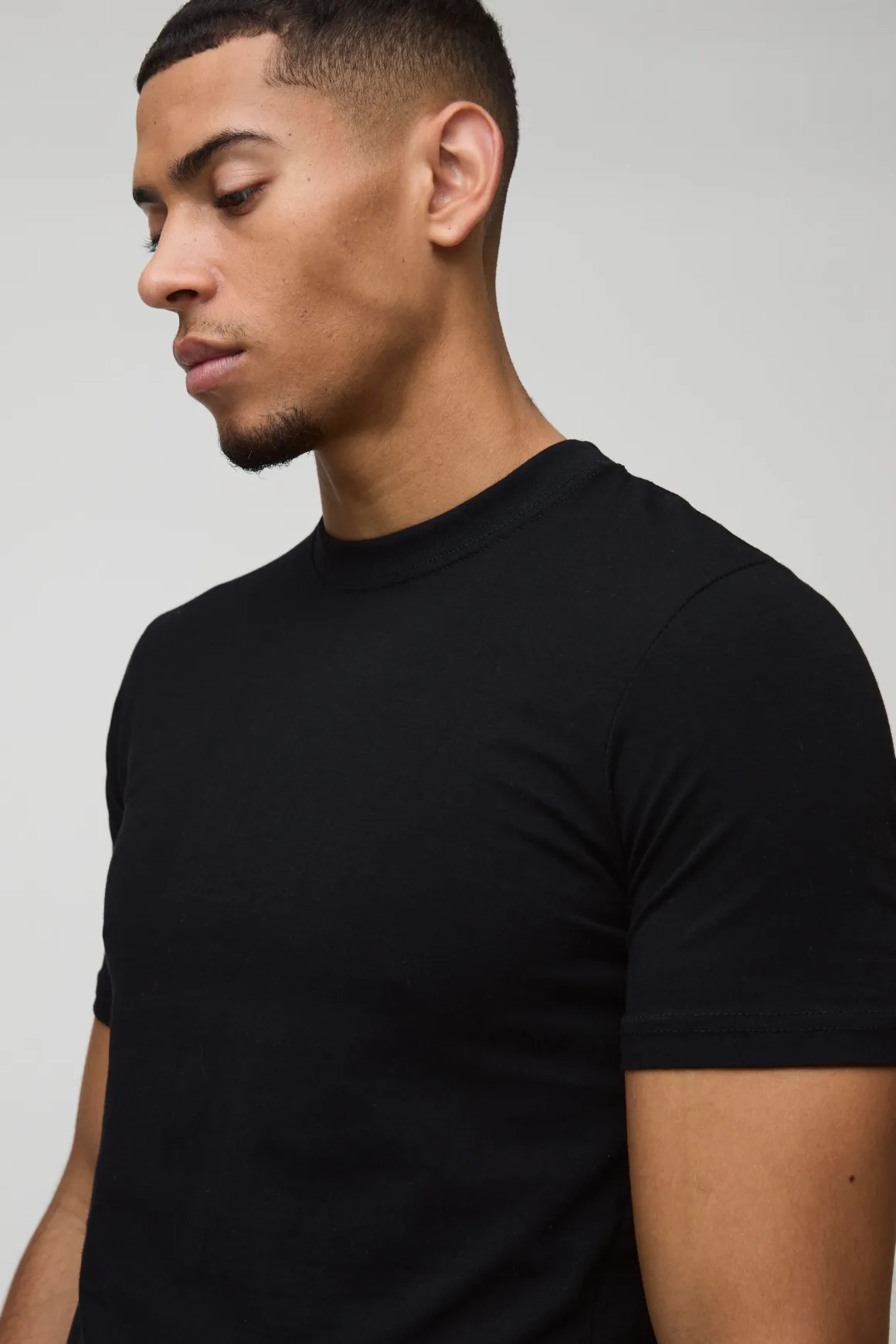 T-shirt basique Muscle Fit à encolure ronde