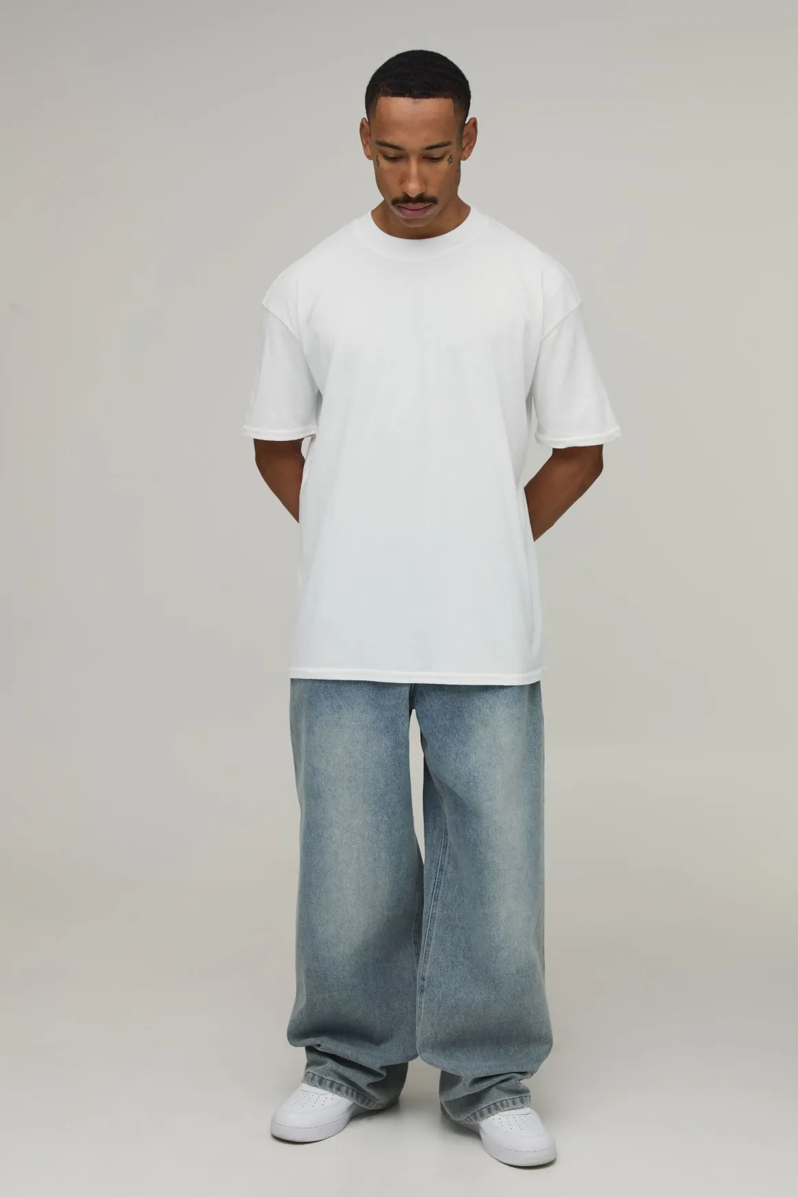 T-shirt Blanc Oversize À Imprimé Graphique Mondial Grande Échelle