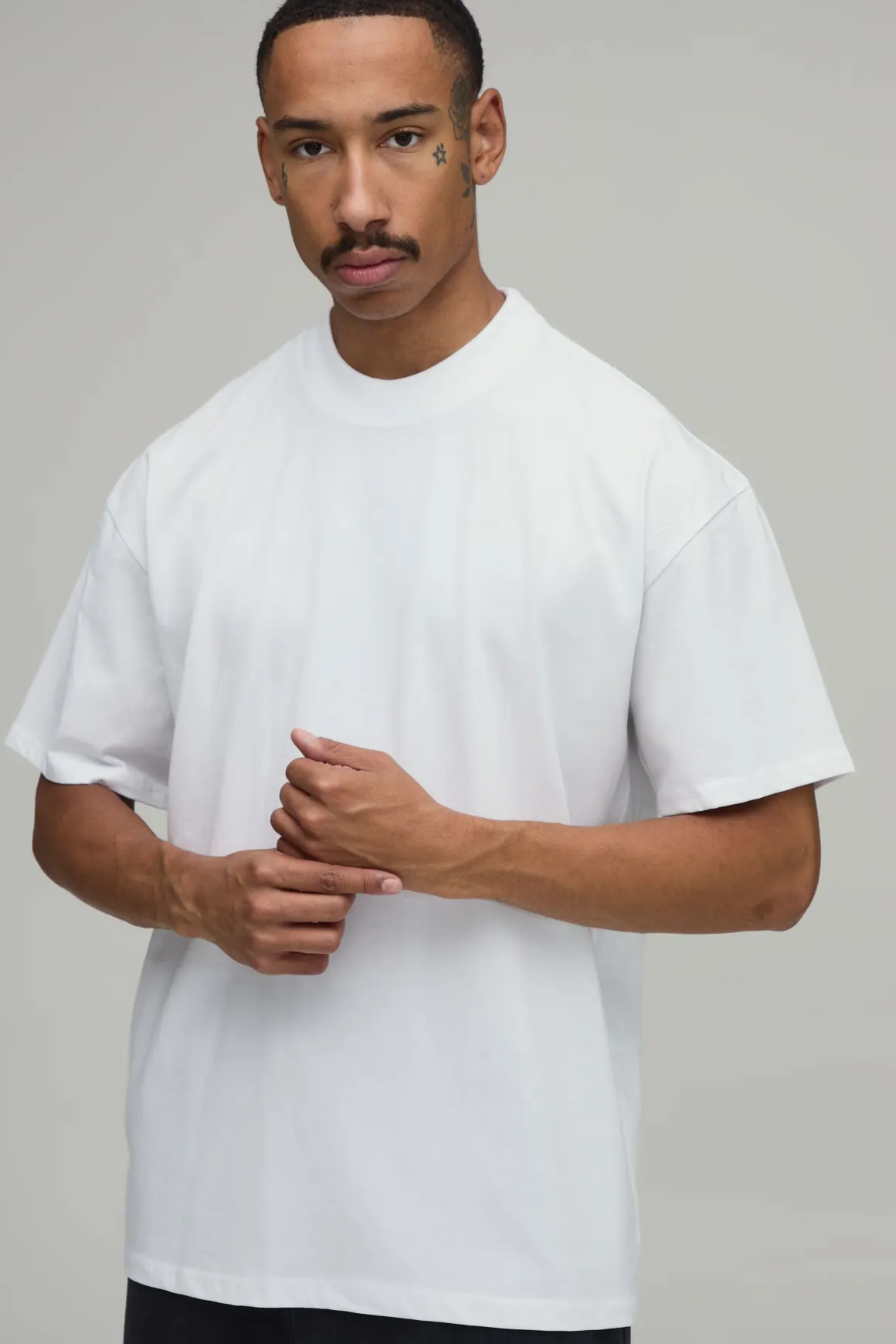 T-shirt Blanc Oversize À Imprimé Floral Esquissé