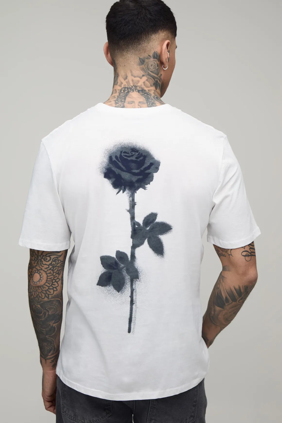T-shirt Blanc Tall Coupe Regular Avec Imprimé Floral Flou Au Dos