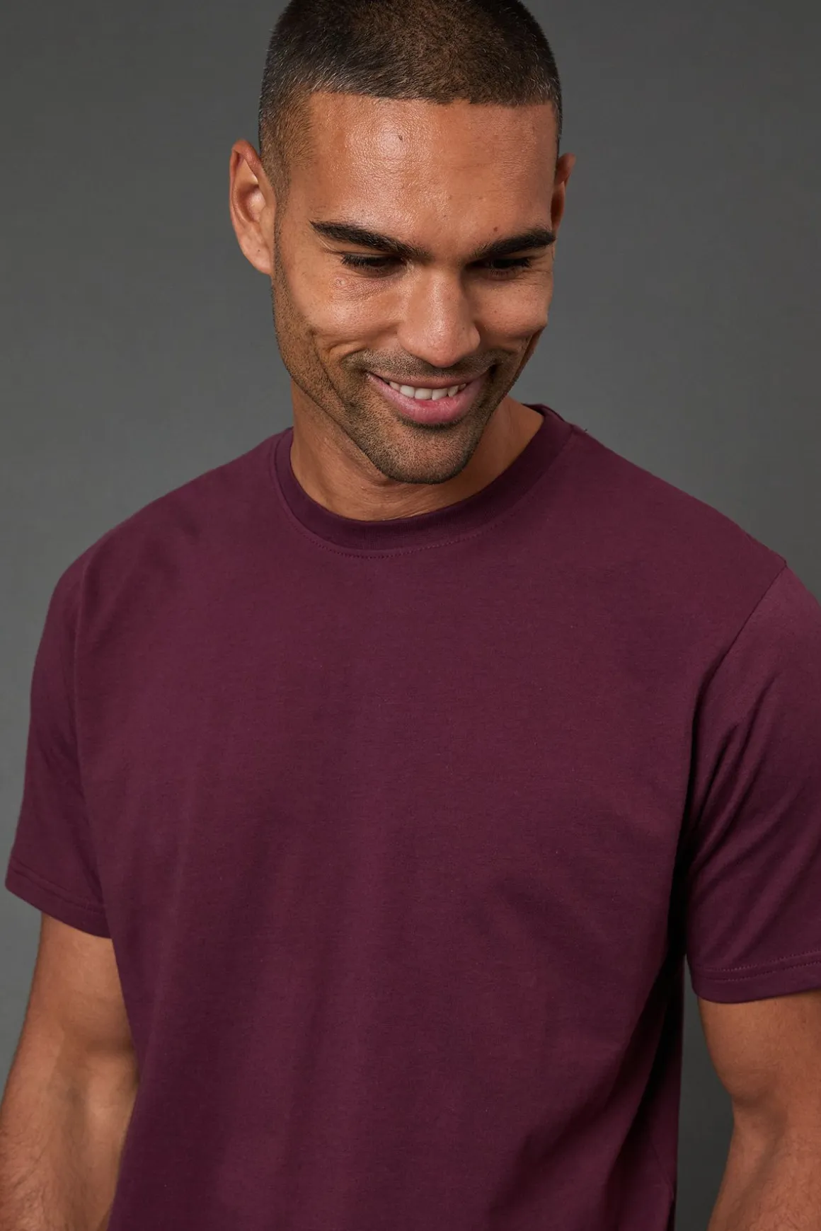 T-Shirt Bordeaux Uni à Col Rond