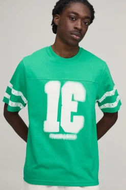 boohooMAN T-shirt À Coupe Ample Décontractée Avec Panneaux Imprimés Varsity Effet Délavé<Homme T-Shirts Impriméstendances|T-Shirts