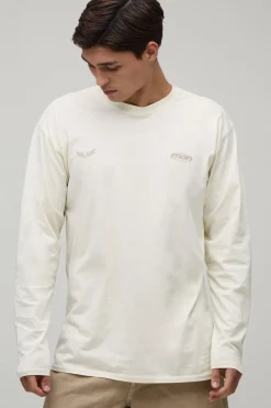 boohooMAN T-shirt Écru À Manches Longues Coupe Regular Avec Imprimé Tonal Built On Tradition<Homme T-Shirts Impriméstendances|T-Shirts