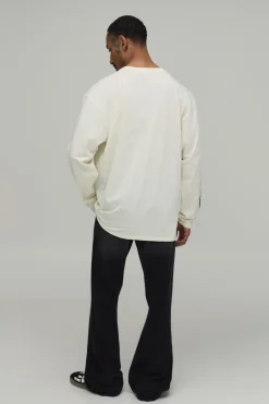 boohooMAN T-shirt Écru À Manches Longues Coupe Oversize Avec Imprimé Moto Certifié<Homme T-Shirts Impriméstendances|T-Shirts