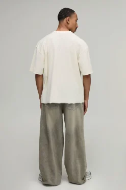 boohooMAN T-shirt Écru Oversize Ample À Coutures Apparentes Avec Imprimé Graffiti Gothique Tall<Homme Tout Afficher|Tout Afficher