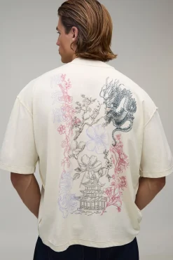 boohooMAN T-shirt Écru Oversize Ample À Imprimé Dragon Avec Coutures Apparentes<Homme T-Shirts Impriméstendances|T-Shirts