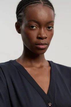 KarenMillen T-shirt En Jersey À Col En V Avec Détail Boutons<Femme Tops