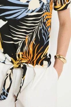 T-shirt En Jersey Tropical À Col V Avec Détail Noué