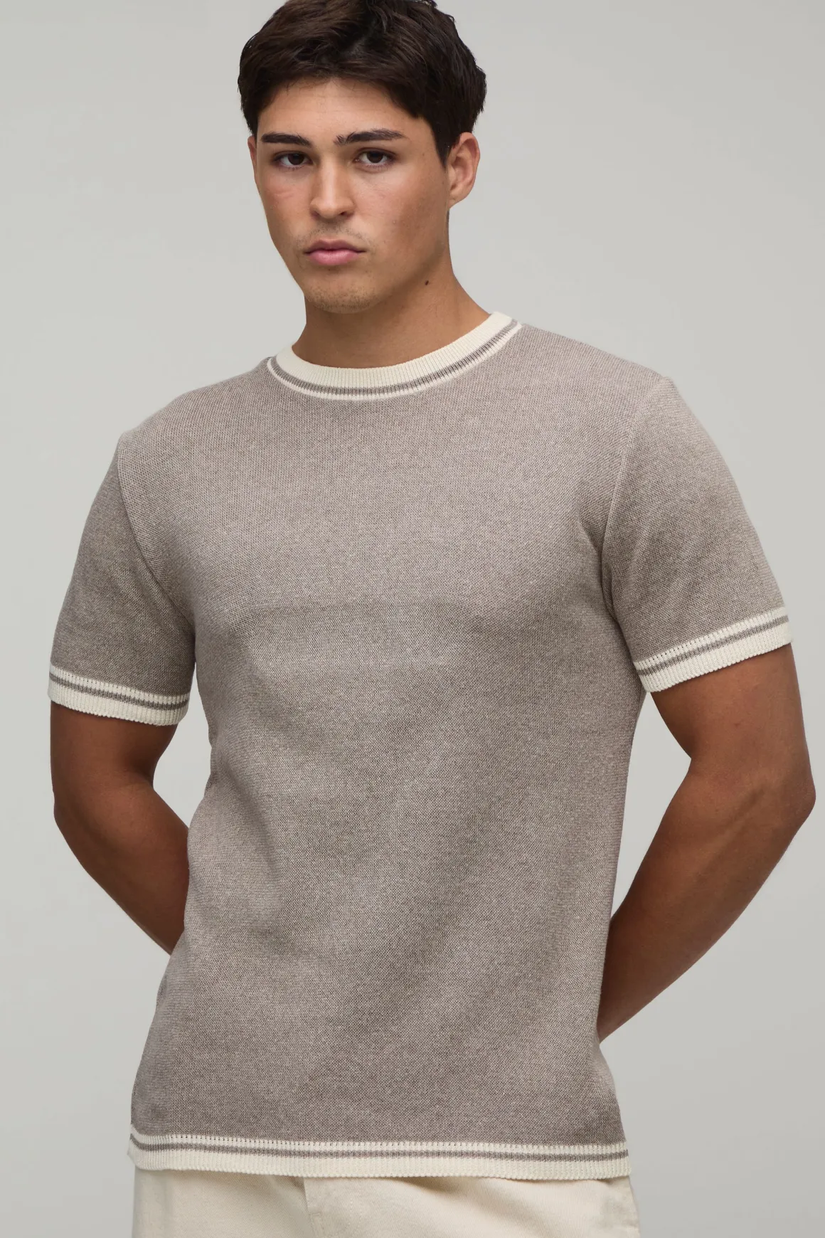 T-shirt En Maille Ajustée À Bords Contrastés En Mélange De Coton