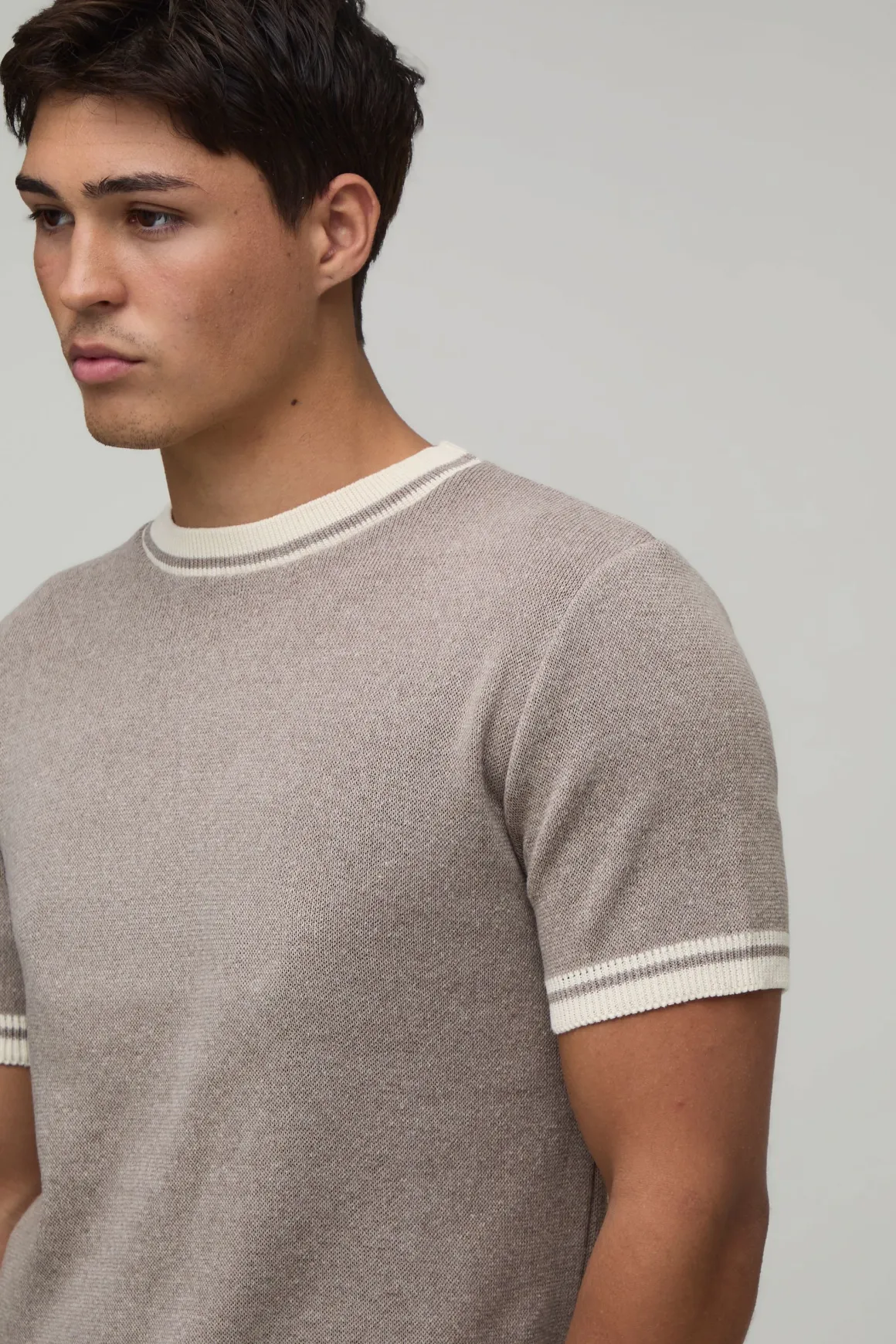 T-shirt En Maille Ajustée À Bords Contrastés En Mélange De Coton