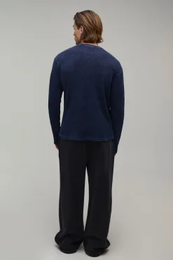 T-shirt Essentiel À Manches Longues En Tissu Gaufré Avec Poche, Coupe Régulière Délavée
