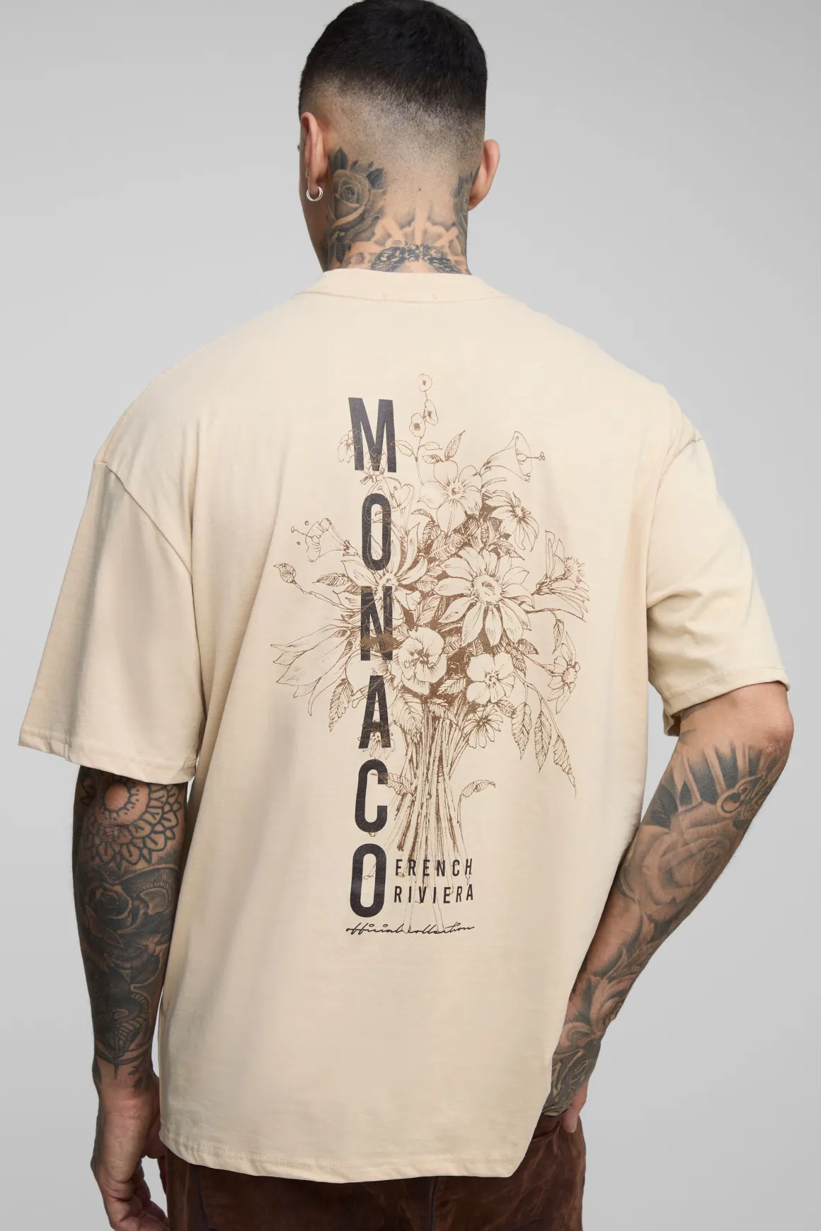 T-shirt floral imprimé Monaco à col allongé et surdimensionné