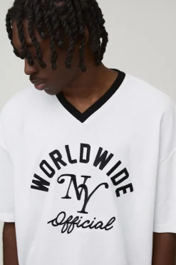 boohooMAN T-shirt Gaufré Ringer Col V Oversize Avec Broderie Worldwide<Homme T-Shirts Impriméstendances|T-Shirts
