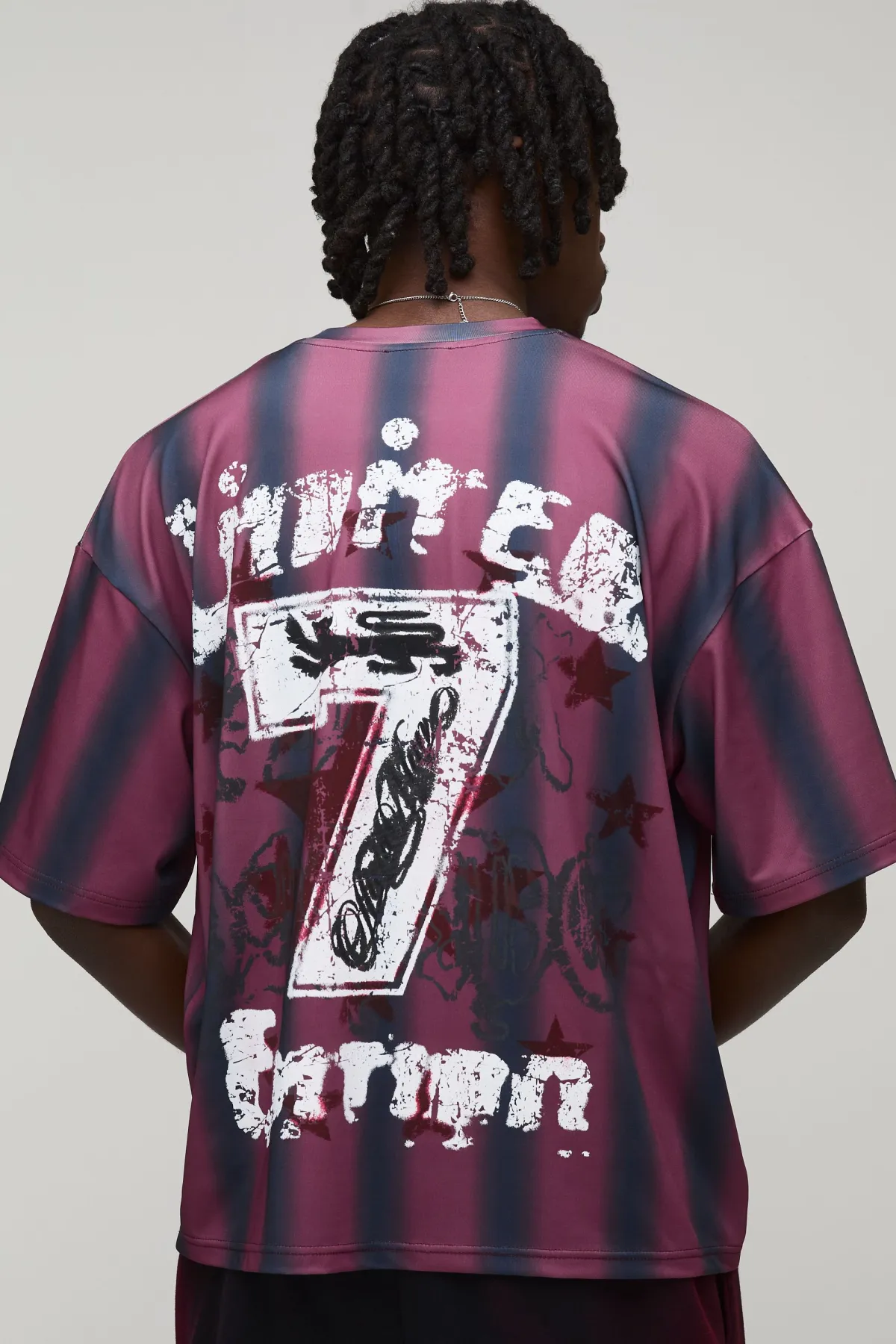 boohooMAN T-shirt Graphique Oversize Ample À Rayures Effet Spray Délavé<Homme T-Shirts