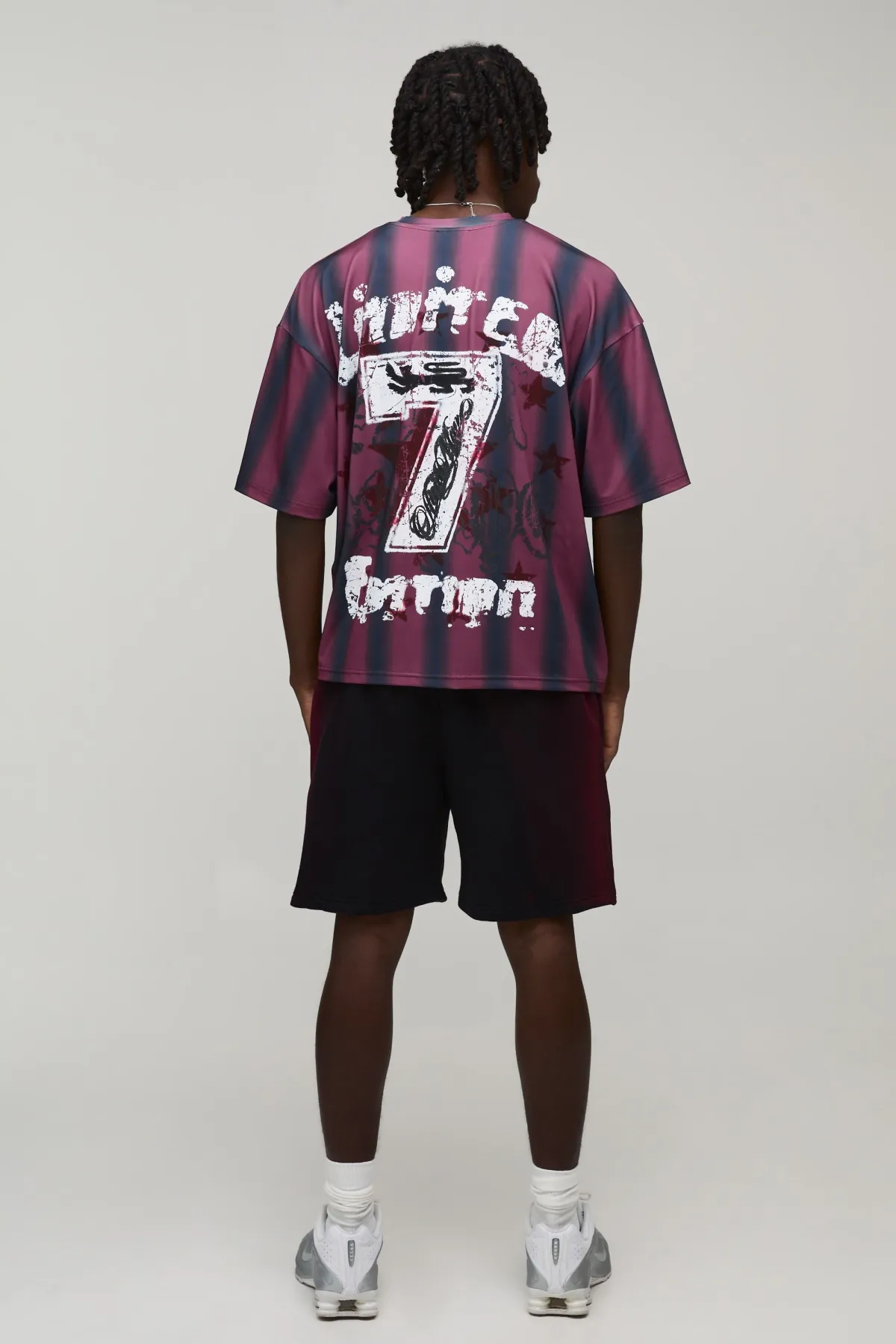 boohooMAN T-shirt Graphique Oversize Ample À Rayures Effet Spray Délavé<Homme T-Shirts