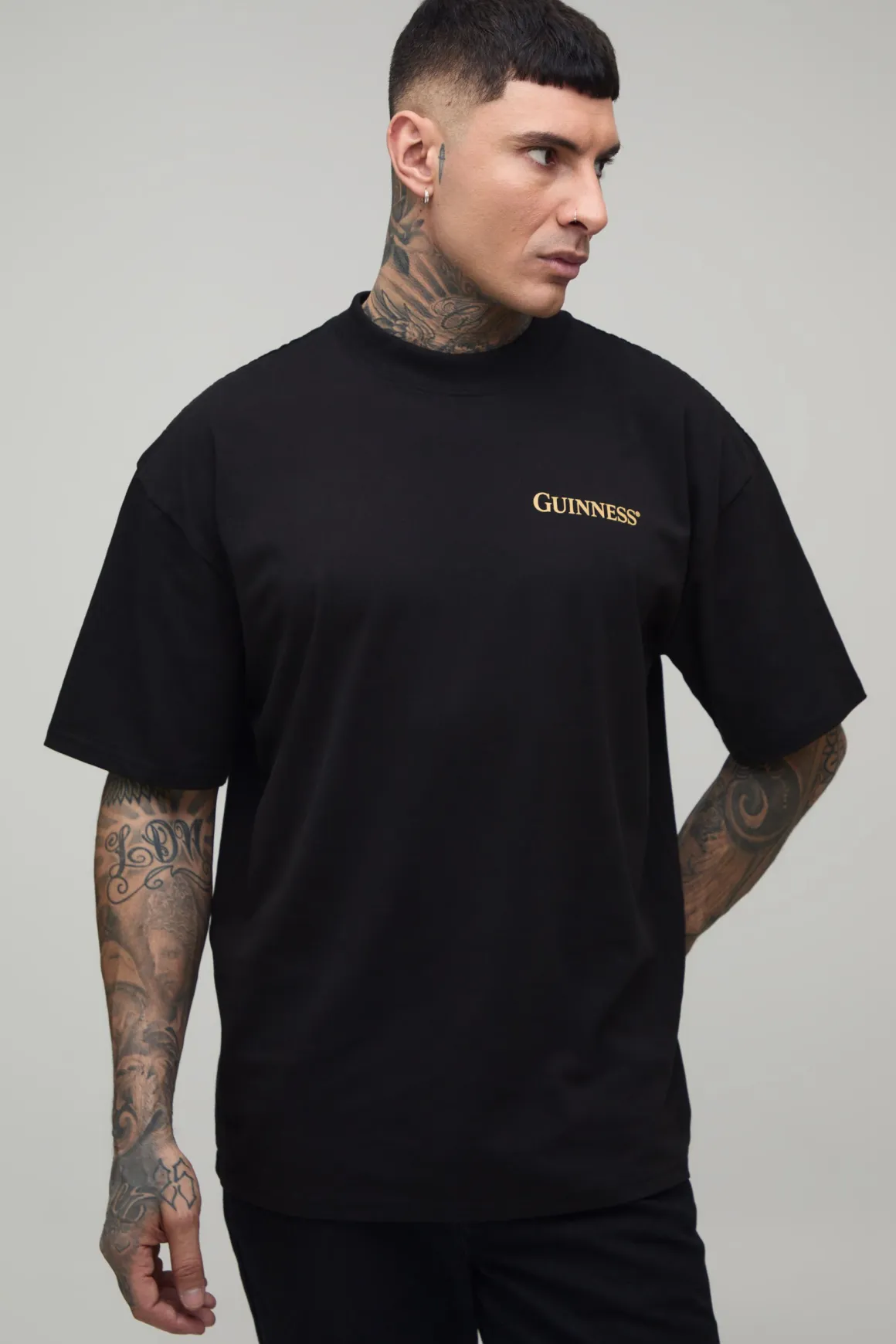 T-shirt Guinness Sous Licence Imprimé Noir Oversize Tall Avec Encolure Prolongée