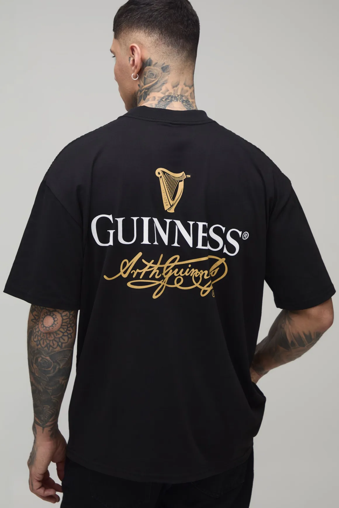 T-shirt Guinness Sous Licence Imprimé Noir Oversize Tall Avec Encolure Prolongée