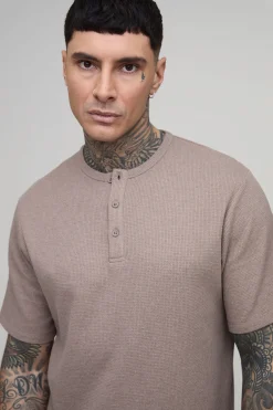 boohooMAN T-shirt Henley Gaufré Coupe Regular Tall<Homme T-Shirts Tall|Tout Afficher