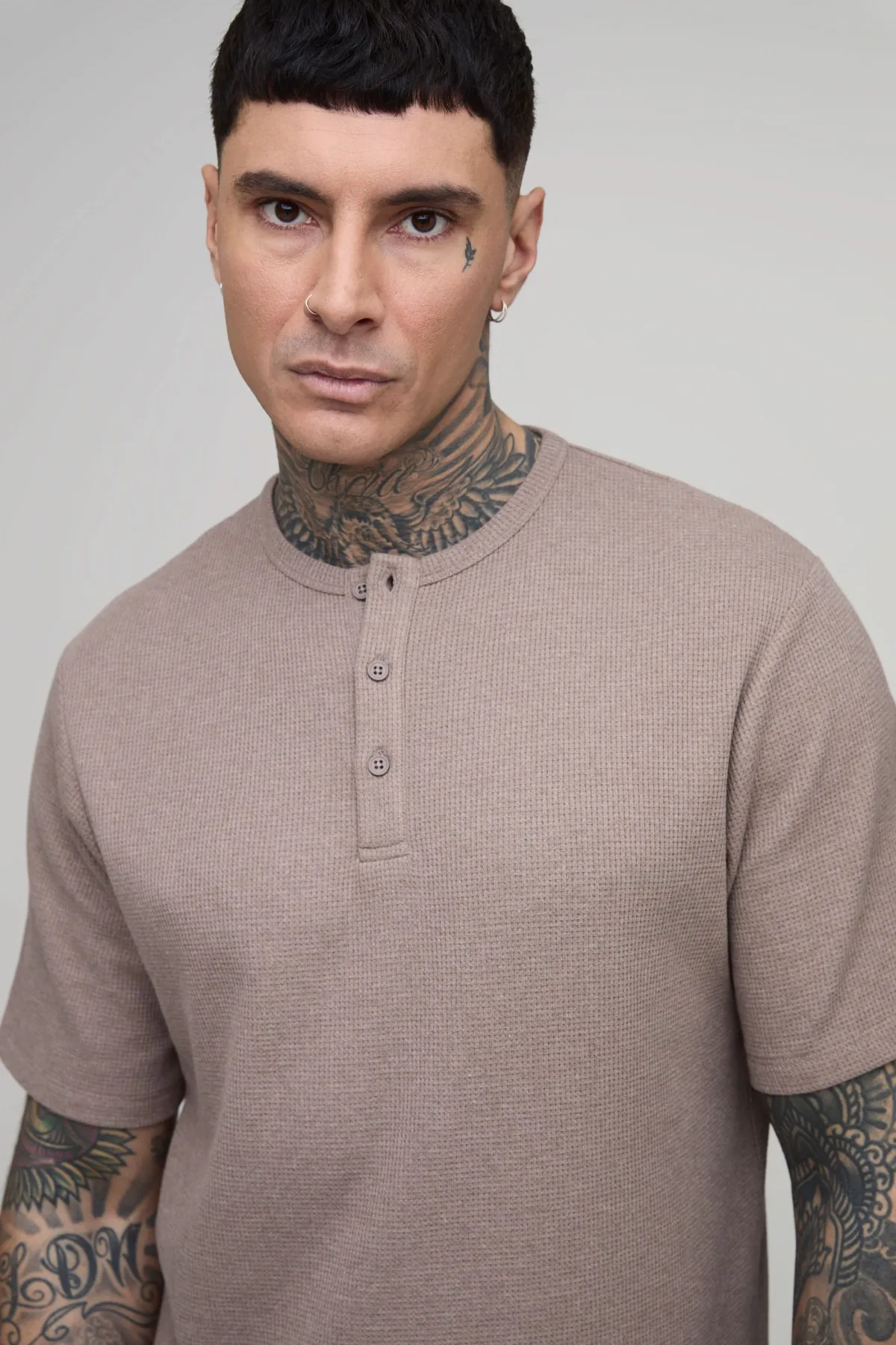 boohooMAN T-shirt Henley Gaufré Coupe Regular Tall<Homme T-Shirts Tall|Tout Afficher