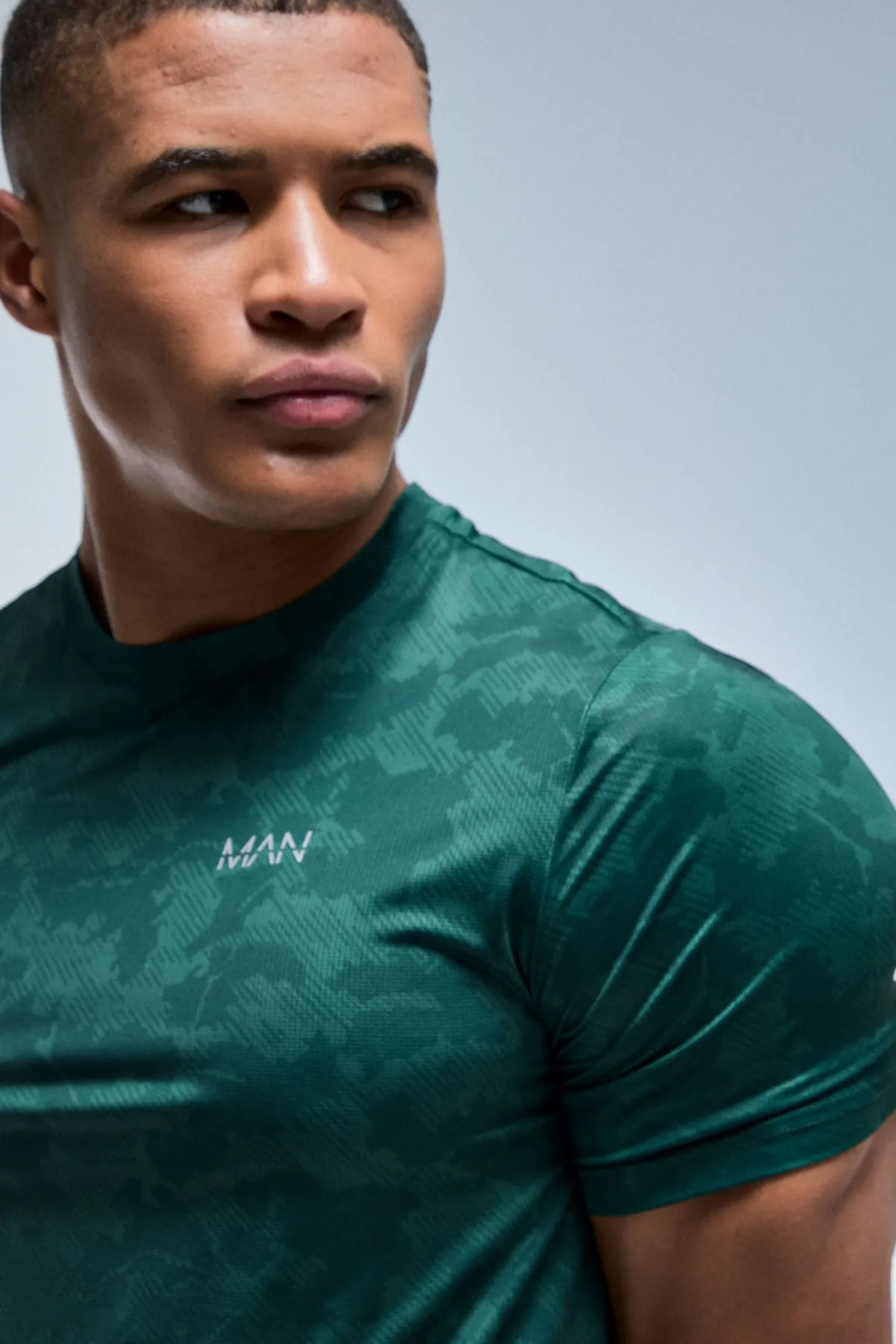 boohooMAN T-shirt Homme Active Coupe Regular Imprimé Camouflage Géométrique<Femme T-Shirts|Athleisure