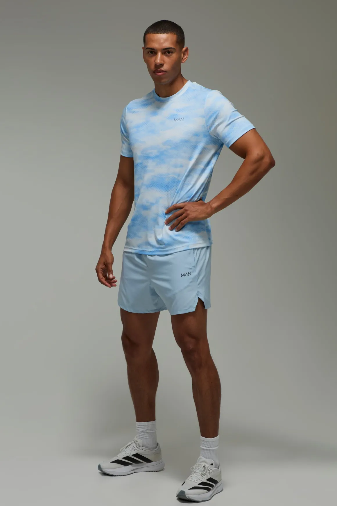 T-shirt Homme Active À Imprimé Nuages Abstraits Coupe Regular