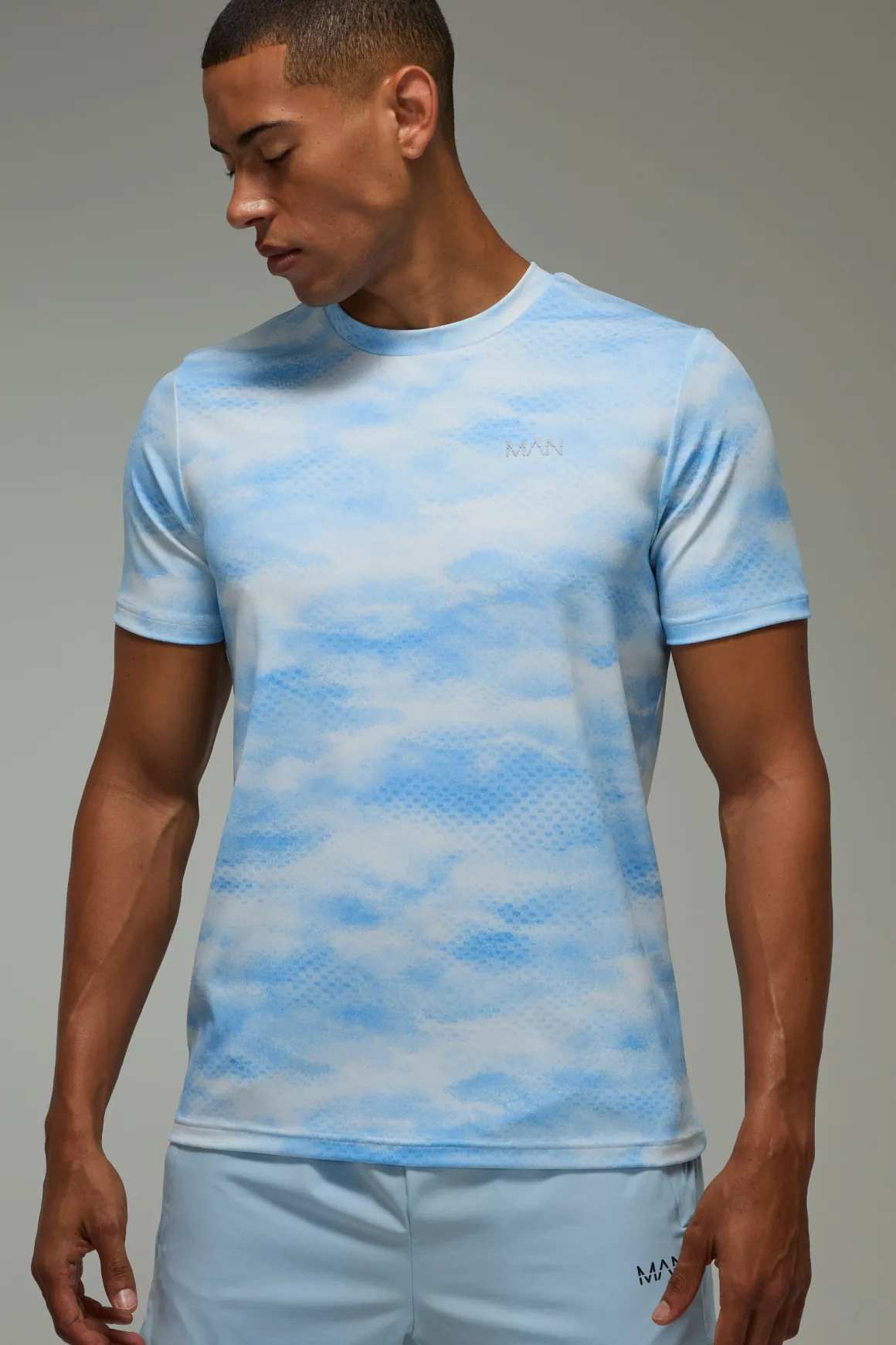 T-shirt Homme Active À Imprimé Nuages Abstraits Coupe Regular